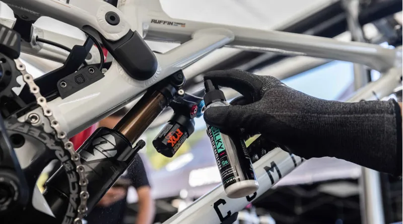 Muc-Off Silky Suspension Serum 100ml-1